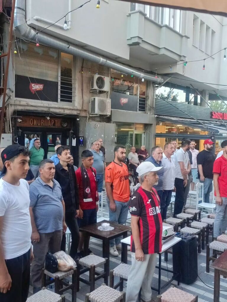 Arca Çorum FK – Kasımpaşa SK Maçında Taraftarımız Maçı İzlerken Gelen Görüntüler